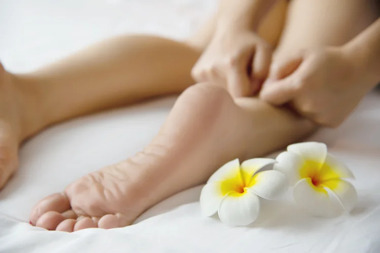 Thaimassage Köln - Fußmassagebehandlung